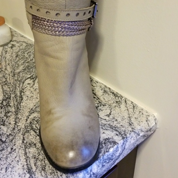 Two Lips Grey Leather Boots - Picture 6 of 8